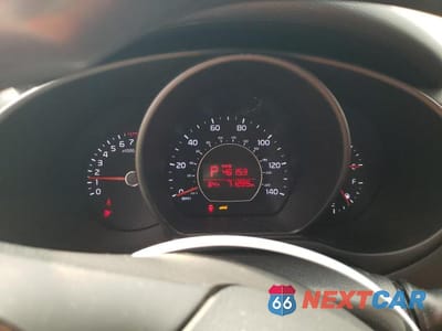 Zdjęcie 9 z 12 samochodu: 2016 KIA SOUL BASE VIN:KNDJN2A26G7849696 - miniatura