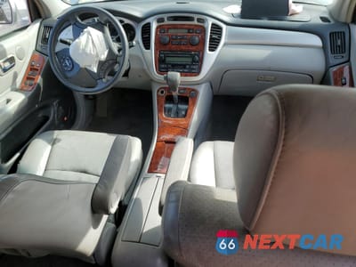 Zdjęcie 8 z 13 samochodu: 2004 TOYOTA HIGHLANDER VIN:JTEEP21A140038083 - miniatura