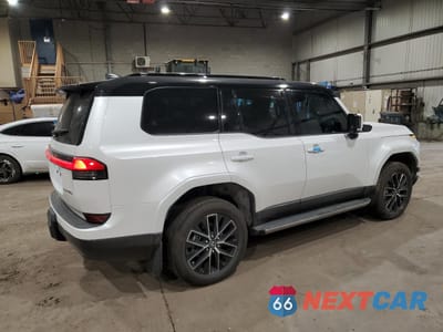 Trzecie zdjęcie samochodu z tyłu: 2024 LEXUS GX 550 PREMIUM/PREMIUM+ VIN:JTJTBCDX8R5003256 - miniatura