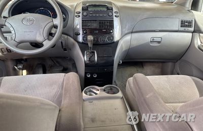 Zdjęcie 9 z 11 samochodu: 2008 TOYOTA SIENNA CE VIN:5TDZK23C58S120517 - miniatura