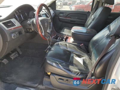 Zdjęcie 7 z 13 samochodu: 2008 CADILLAC ESCALADE ESV VIN:1GYFK668X8R272089 - miniatura
