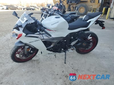 Trzecie zdjęcie samochodu z tyłu: 2024 KAWASAKI ZX636 K VIN:JKBZXJK13RA000313 - miniatura