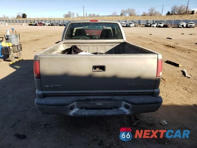 Zdjęcie 6 z 12 samochodu: 2003 CHEVROLET S TRUCK S10 VIN:1GCCS19X238289174 - miniatura