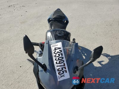 Piąte zdjęcie samochodu w środku: 2023 HONDA CBR500 RA VIN:MLHPC625XP5400210 - miniatura