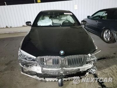 Piąte zdjęcie samochodu w środku: 2018 BMW M550XI VIN:WBAJB9C55JG463848 - miniatura