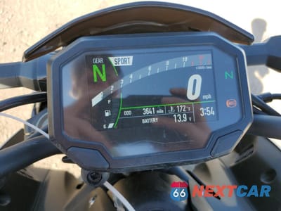 Zdjęcie 7 z 9 samochodu: 2022 KAWASAKI ZR900 F VIN:ML5ZRDF15NDA54721 - miniatura
