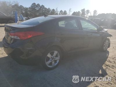 Trzecie zdjęcie samochodu z tyłu: 2013 HYUNDAI ELANTRA VIN:5NPDH4AE4DH285399 - miniatura