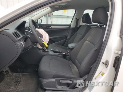 Zdjęcie 7 z 13 samochodu: 2013 VOLKSWAGEN PASSAT S VIN:1VWAP7A37DC032639 - miniatura