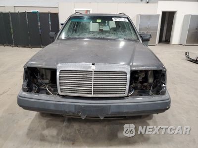 Piąte zdjęcie samochodu w środku: 1991 MERCEDES-BENZ 300 TE 4MATIC VIN:WDBED90D1MF153716 - miniatura