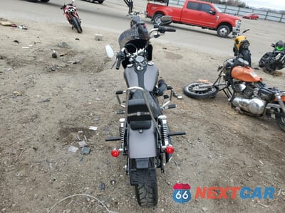 Czwarte zdjęcie samochodu z boku: 2017 HARLEY-DAVIDSON FXDB DYNA STREET BOB VIN:1HD1GXM10HC320049 - miniatura