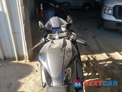 Zdjęcie 6 z 10 samochodu: 2024 YAMAHA YZFR7 VIN:JYARM38E9RA009800 - miniatura