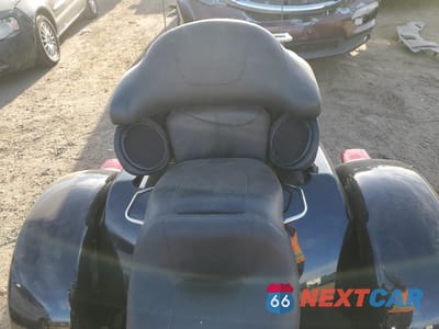Piąte zdjęcie samochodu w środku: 2013 HARLEY-DAVIDSON FLHTCUTG TRI GLIDE ULTRA CLASSIC VIN:1HD1MAM11DB851430 - miniatura