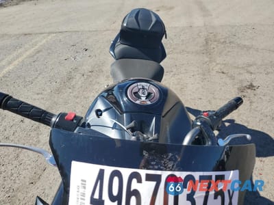 Piąte zdjęcie samochodu w środku: 2012 KAWASAKI EX650 EC VIN:JKAEXEE18CDA05280 - miniatura