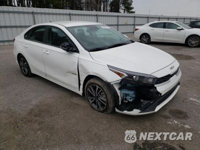 Czwarte zdjęcie samochodu z boku: 2023 KIA FORTE LX VIN:3KPF24AD4PE642266 - miniatura