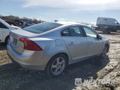 Trzecie zdjęcie samochodu z tyłu: 2012 VOLVO S60 T5 VIN:YV1622FS5C2119075 - miniatura