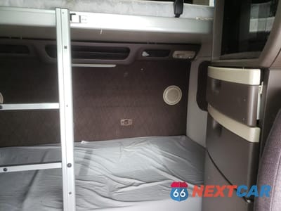 Zdjęcie 6 z 10 samochodu: 2022 VOLVO VN SEMI TRUCK VIN:4V4NC9EH3NN304731 - miniatura