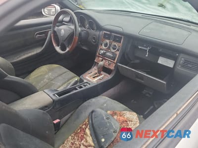 Zdjęcie 10 z 12 samochodu: 2001 MERCEDES-BENZ SLK 320 VIN:WDBKK65F91F195046 - miniatura