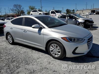 Czwarte zdjęcie samochodu z boku: 2018 HYUNDAI ELANTRA SE VIN:5NPD74LF8JH306243 - miniatura