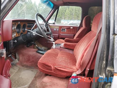 Zdjęcie 7 z 13 samochodu: 1989 GMC SUBURBAN V15 CONVENTIONAL VIN:1GKEV16K6KF511948 - miniatura
