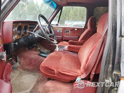 Zdjęcie 7 z 13 samochodu: 1989 GMC SUBURBAN V15 CONVENTIONAL VIN:1GKEV16K6KF511948 - miniatura