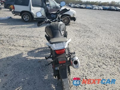 Czwarte zdjęcie samochodu z boku: 2018 SUZUKI DL1000 A VIN:JS1VU51A6J2101574 - miniatura