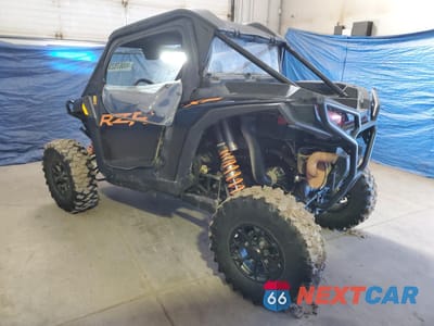 Trzecie zdjęcie samochodu z tyłu: 2024 POLARIS RZR XP 1000 ULTIMATE VIN:3NSNEF992RF299872 - miniatura