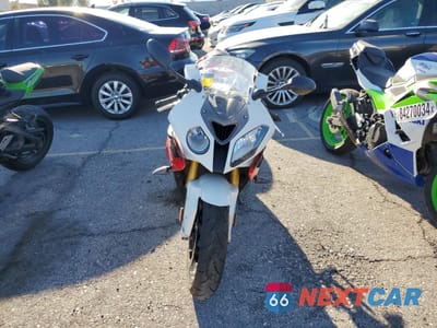 Drugie zdjęcie samochodu z przodu: 2013 BMW S 1000 RR VIN:WB105340XDZL17442 - miniatura