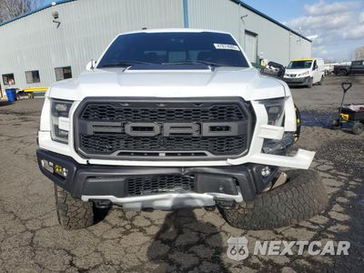 Piąte zdjęcie samochodu w środku: 2017 FORD F150 RAPTOR VIN:1FTFW1RG7HFA67136 - miniatura