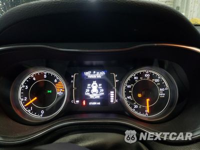 Zdjęcie 9 z 16 samochodu: 2019 JEEP CHEROKEE LATITUDE VIN:1C4PJLCB0KD247086 - miniatura
