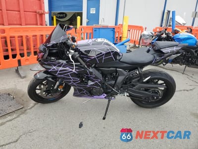 Trzecie zdjęcie samochodu z tyłu: 2024 YAMAHA YZFR7 VIN:JYARM38E0RA012875 - miniatura