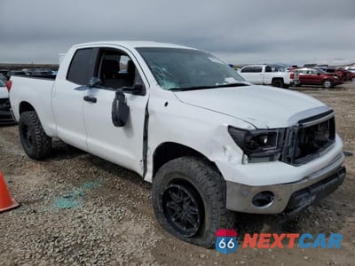 Czwarte zdjęcie samochodu z boku: 2013 TOYOTA TUNDRA DOUBLE CAB SR5 VIN:5TFUM5F17DX047462 - miniatura