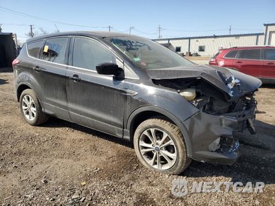 Czwarte zdjęcie samochodu z boku: 2019 FORD ESCAPE SE VIN:1FMCU0GD5KUA68361 - miniatura