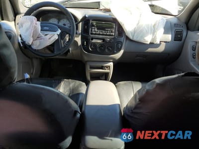 Zdjęcie 8 z 12 samochodu: 2002 FORD ESCAPE XLS VIN:1FMYU02122KC84635 - miniatura