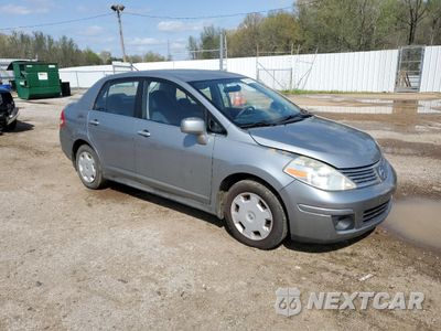 Czwarte zdjęcie samochodu z boku: 2008 NISSAN VERSA S VIN:3N1BC11E18L394268 - miniatura