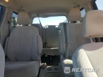 Zdjęcie 10 z 13 samochodu: 2012 TOYOTA SIENNA LE VIN:5TDKK3DC5CS255866 - miniatura