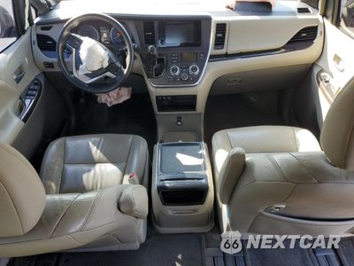 Zdjęcie 8 z 15 samochodu: 2017 TOYOTA SIENNA XLE VIN:5TDYZ3DC6HS819165 - miniatura