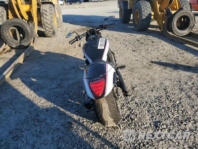 Czwarte zdjęcie samochodu z boku: 2015 SUZUKI VZR1800 VIN:JS1VY53A4F2100139 - miniatura