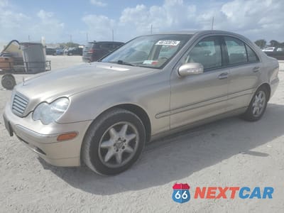 2001 MERCEDES-BENZ C 320 WDBRF64J01F029250 - główne zdjęcie licytacji z USA - miniatura