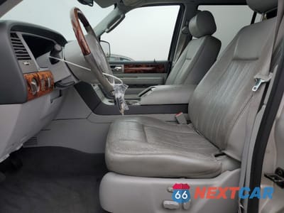 Zdjęcie 7 z 15 samochodu: 2004 LINCOLN NAVIGATOR VIN:5LMFU27RX4LJ05513 - miniatura