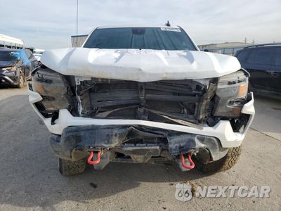 Piąte zdjęcie samochodu w środku: 2023 CHEVROLET SILVERADO K1500 TRAIL BOSS CUSTOM VIN:3GCUDCE82PG294982 - miniatura