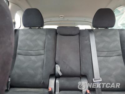 Zdjęcie 10 z 15 samochodu: 2016 NISSAN ROGUE S VIN:5N1AT2MV9GC762793 - miniatura