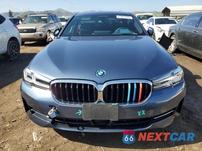 Piąte zdjęcie samochodu w środku: 2023 BMW 530E VIN:WBA13AG04PCM42051 - miniatura