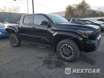 Czwarte zdjęcie samochodu z boku: 2024 TOYOTA TACOMA DOUBLE CAB VIN:3TMLB5JN5RM083918 - miniatura