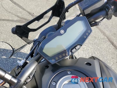 Zdjęcie 7 z 8 samochodu: 2020 YAMAHA MT07 VIN:JYARM27E7LA006669 - miniatura