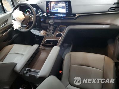 Zdjęcie 8 z 15 samochodu: 2023 TOYOTA SIENNA XLE VIN:5TDJSKFC1PS102457 - miniatura