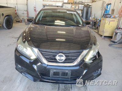 Piąte zdjęcie samochodu w środku: 2017 NISSAN ALTIMA 2.5 VIN:1N4AL3AP2HC275751 - miniatura
