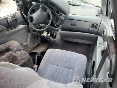 Zdjęcie 8 z 13 samochodu: 1998 TOYOTA SIENNA LE VIN:4T3ZF13C1WU050220 - miniatura