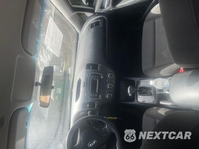 Zdjęcie 9 z 10 samochodu: 2017 KIA FORTE LX VIN:3KPFK4A7XHE039060 - miniatura
