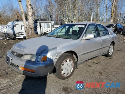 1996 HONDA ACCORD LX 1HGCD5631TA270435 - główne zdjęcie licytacji z USA - miniatura