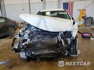 Piąte zdjęcie samochodu w środku: 2018 NISSAN ROGUE S VIN:5N1AT2MVXJC831398 - miniatura